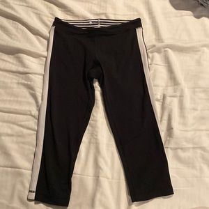 Great condition sold out lululemon stripe capri leggings size 4 black white